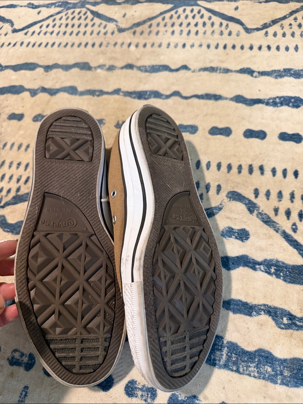 Converse - Picture 2 of 2